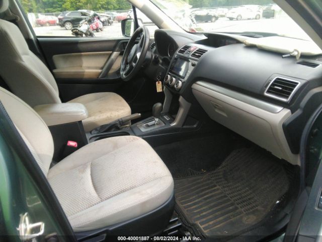 JF2SJAEC7JH575134 Subaru Forester 2.5i Premium