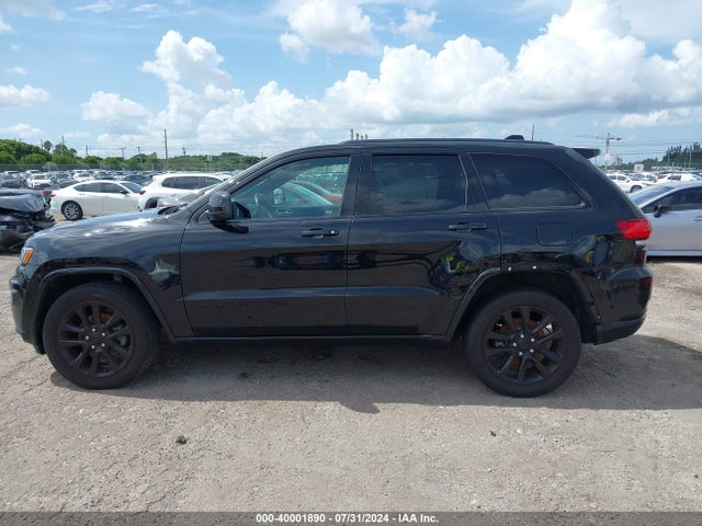 1C4RJEAG4KC572235 Jeep Grand Cherokee Altitude 4x2