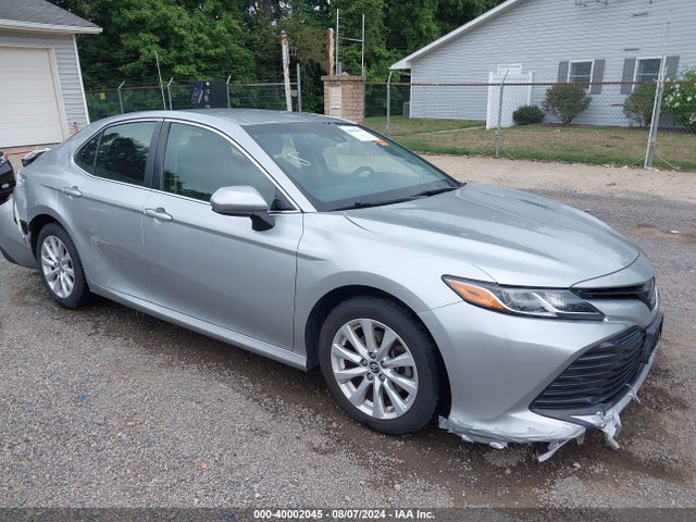 Toyota CAMRY LE 2018 JTNB11HK1J3029374 головне зображення