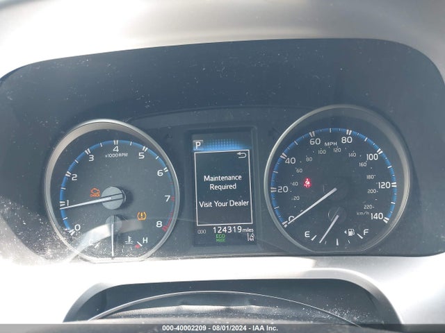 Toyota RAV4 LE 2017 JTMZFREV8HJ701745 Image 7