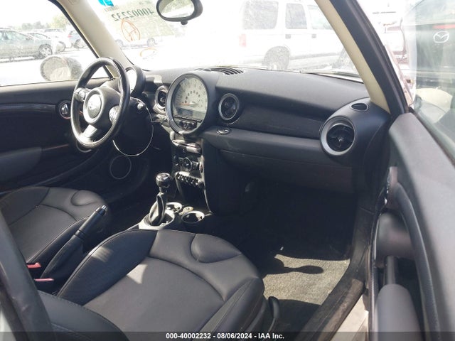 2011 MINI COOPER S WMWSV3C52BTY24793 Photo 4