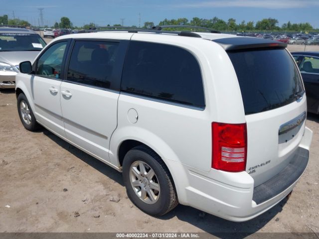 2010 CHRYSLER TOWN & COUNTRY 2A4RR8DX3AR387468 Photo 2