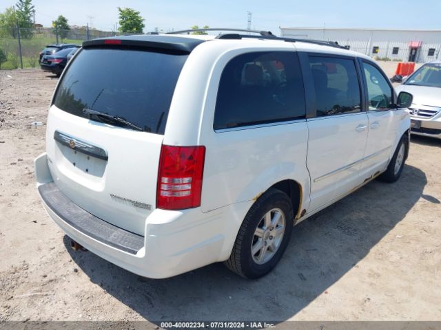 2010 CHRYSLER TOWN & COUNTRY 2A4RR8DX3AR387468 Photo 3