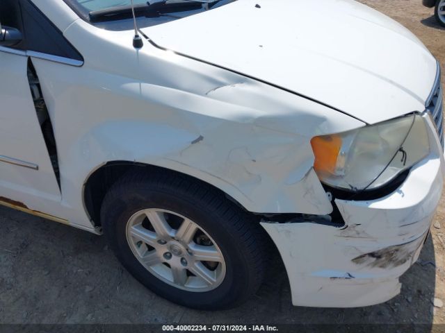 2010 CHRYSLER TOWN & COUNTRY 2A4RR8DX3AR387468 Photo 5