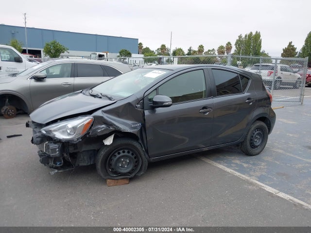 Toyota Prius C Two 2015 JTDKDTB33F1112560 Image 2