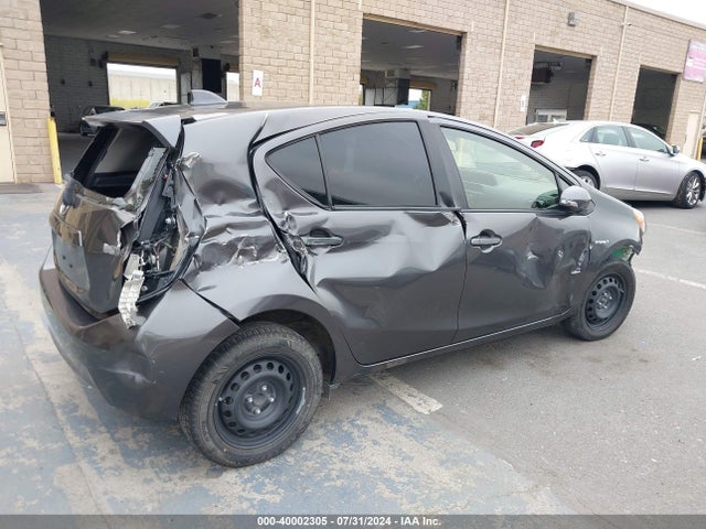Toyota Prius C Two 2015 JTDKDTB33F1112560 Image 4