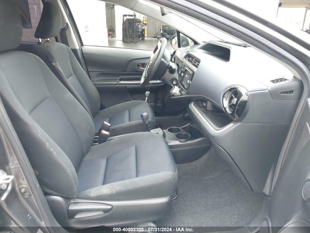 Toyota Prius C Two 2015 JTDKDTB33F1112560 Image 5