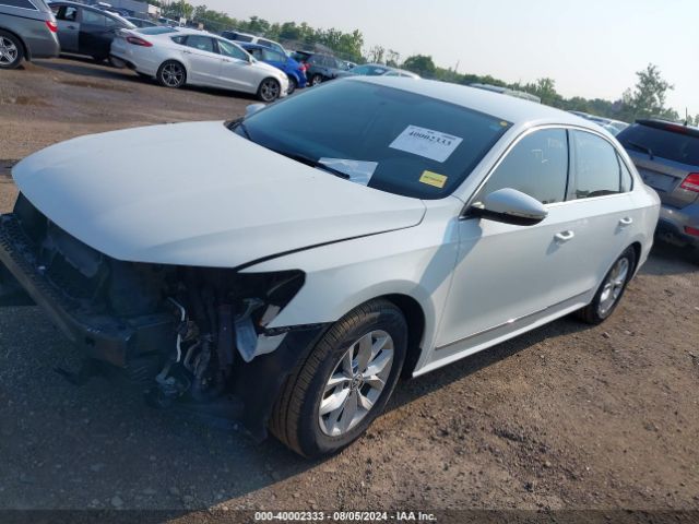 1VWAT7A33GC031018 Volkswagen Passat 1.8t S
