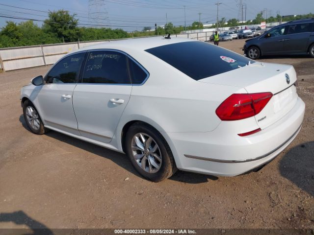 1VWAT7A33GC031018 Volkswagen Passat 1.8t S