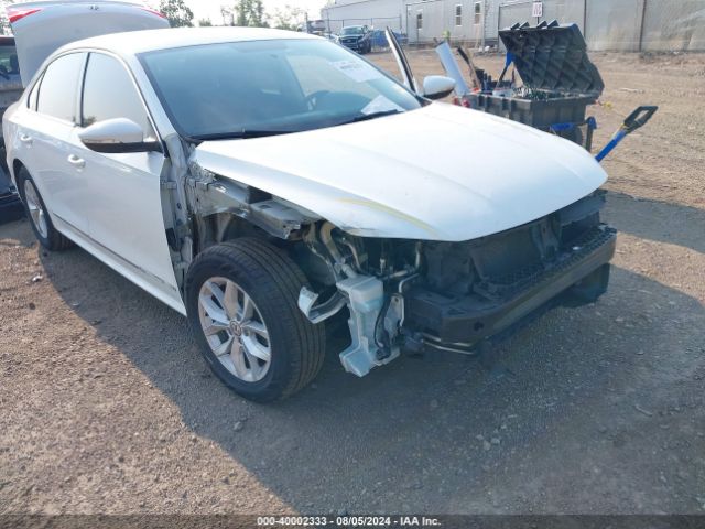 1VWAT7A33GC031018 Volkswagen Passat 1.8t S