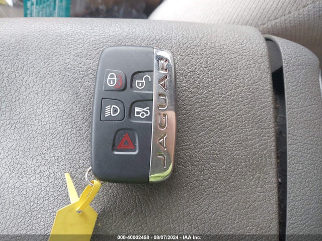 2017 JAGUAR XE SAJAD4BV0HA976702 Photo 10