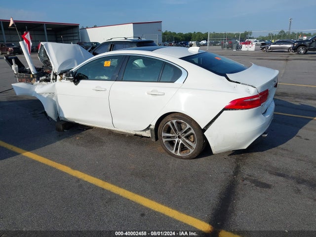 2017 JAGUAR XE SAJAD4BV0HA976702 Photo 2