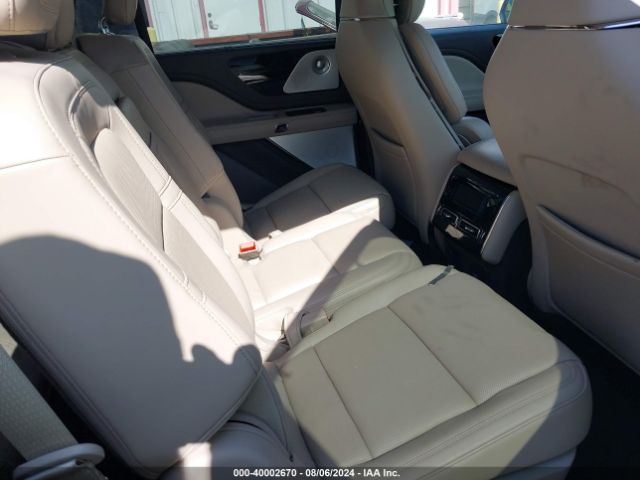 5LM5J7WC5NGL10570 Lincoln Aviator Reserve