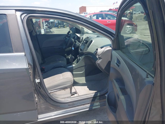 Chevrolet Sonic Lt Auto 2015 1G1JC5SH2F4213697 Image 5