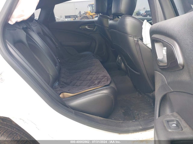 1C3CCCDG6GN105544 Chrysler 200 S
