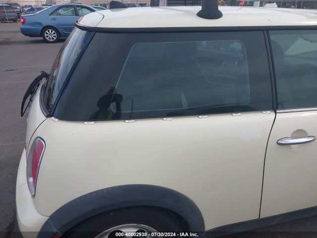 2005 MINI COOPER WMWRC33425TJ67199 Photo 5