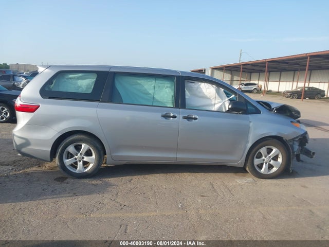 Toyota Sienna L 7 Passenger 2015 5TDZK3DC6FS547240 Image 13