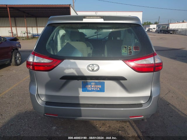 Toyota Sienna L 7 Passenger 2015 5TDZK3DC6FS547240 Image 16