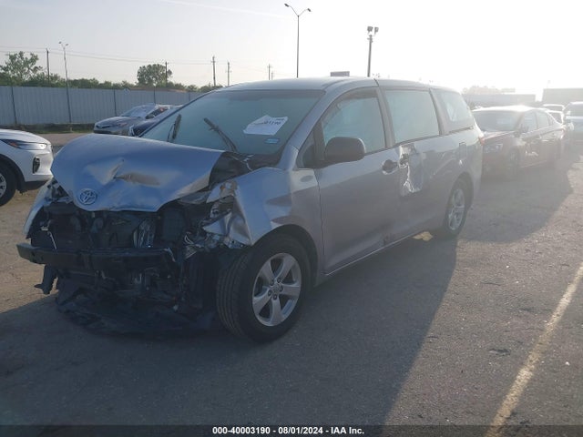 Toyota Sienna L 7 Passenger 2015 5TDZK3DC6FS547240 Image 2