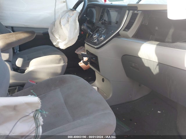 Toyota Sienna L 7 Passenger 2015 5TDZK3DC6FS547240 Image 5