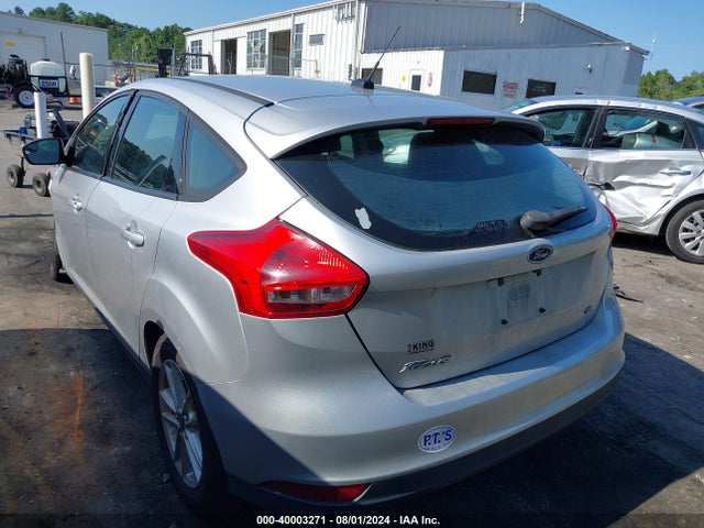 Ford FOCUS SE 2015 1FADP3K23FL301145 Image 3