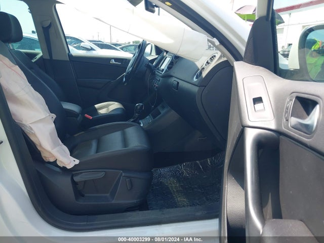WVGAV7AX9GW577669 Volkswagen TIGUAN SE
