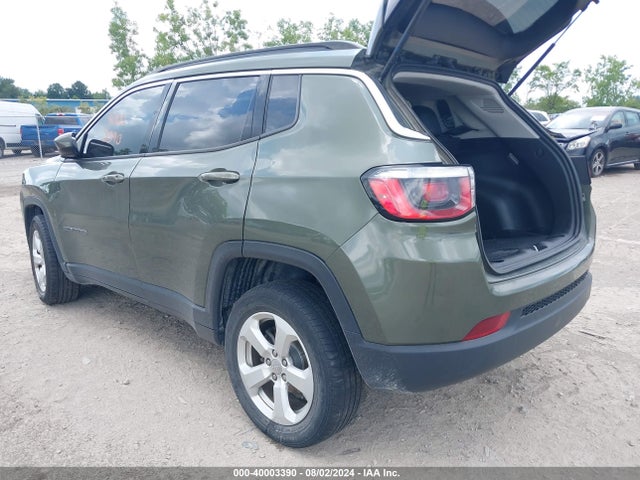 Jeep Compass Latitude 4x4 2018 3C4NJDBB0JT239805 Image 3