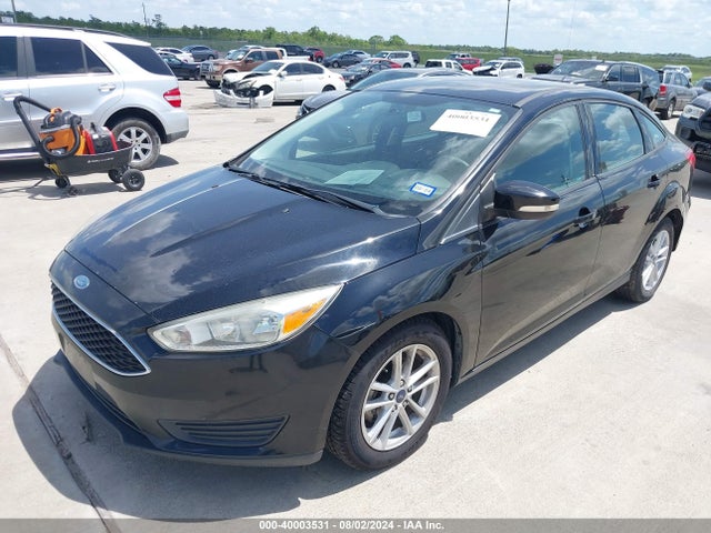 Ford FOCUS SE 2017 1FADP3F24HL268573 Image 2