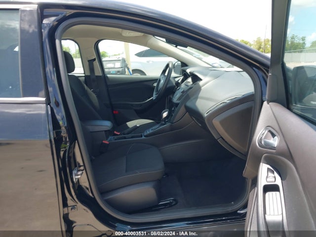 Ford FOCUS SE 2017 1FADP3F24HL268573 Image 5