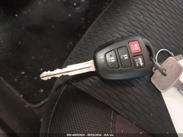 Toyota COROLLA LE 2018 5YFBURHE7JP754845 Image 11