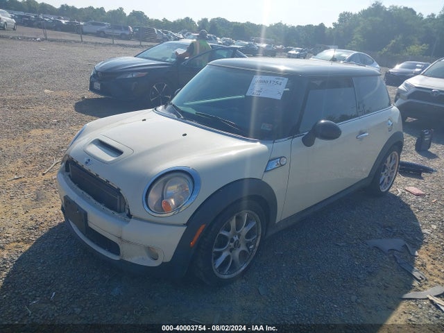 2008 MINI COOPER S WMWMF73588TV37268 Photo 1