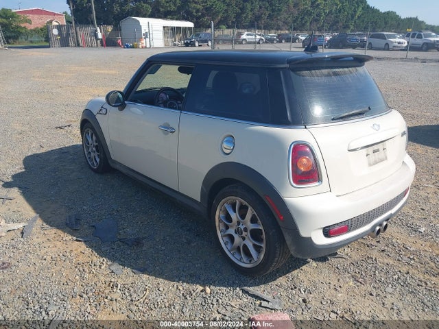 2008 MINI COOPER S WMWMF73588TV37268 Photo 2