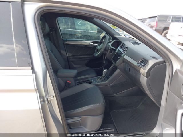 3VVCB7AX7PM108295 Volkswagen Tiguan 2.0t Se R-line Black