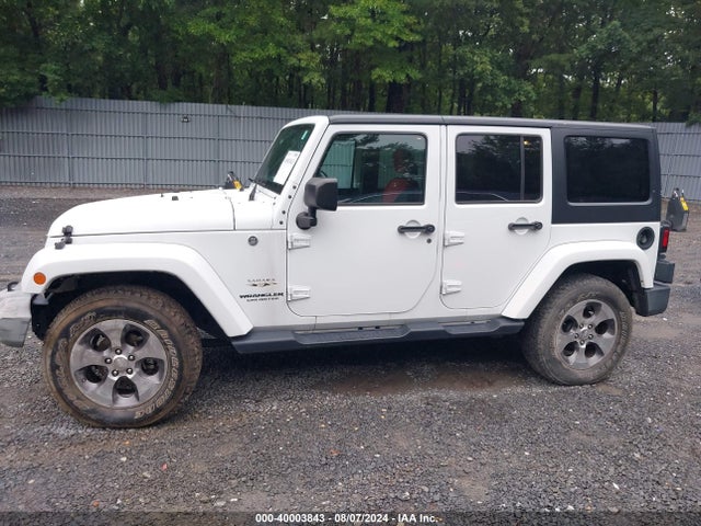 1C4HJWEG4HL582672 Jeep Wrangler Unlimited Sahara 4x4
