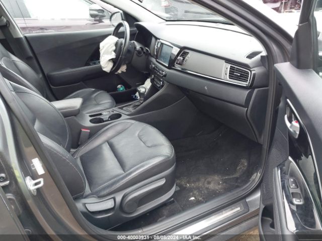KNDCE3LC9H5051484 KIA Niro Touring