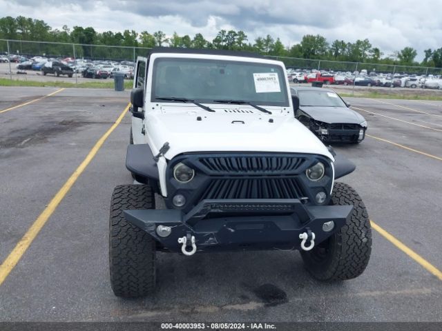 1C4BJWEG8FL527807 Jeep Wrangler Unlimited Sahara