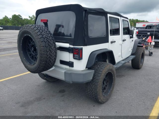 1C4BJWEG8FL527807 Jeep Wrangler Unlimited Sahara