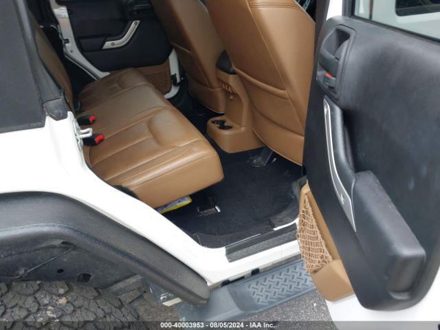 1C4BJWEG8FL527807 Jeep Wrangler Unlimited Sahara