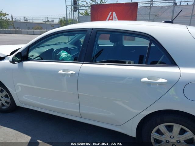 3KPA25AD4NE481821 KIA Rio 5-door S