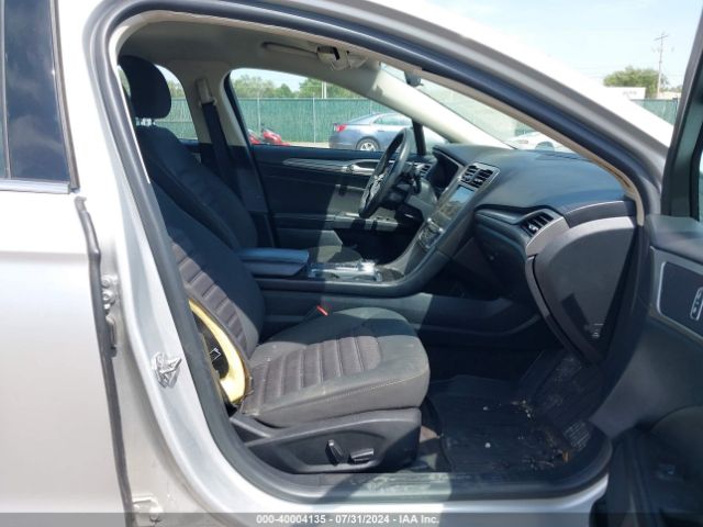3FA6P0HDXJR232478 Ford FUSION SE