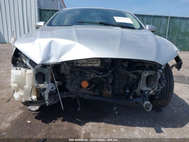 3FA6P0HDXJR232478 Ford FUSION SE