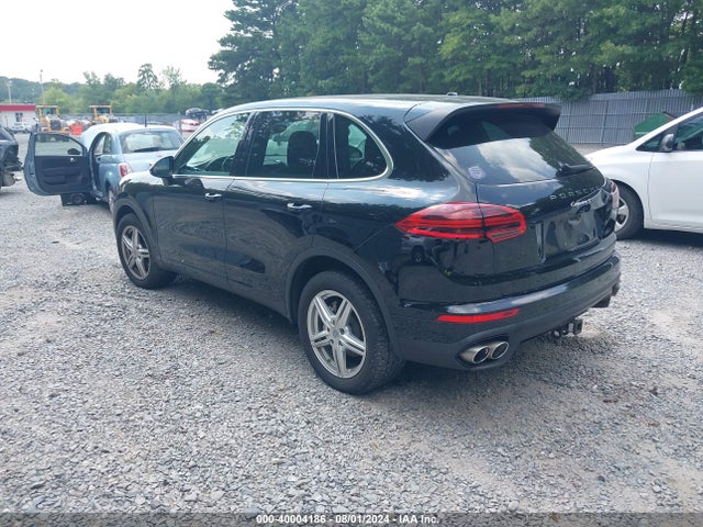 2017 PORSCHE CAYENNE WP1AB2A20HLA52845 Photo 2