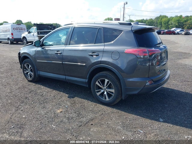 Toyota Rav4 Xle 2018 2T3RFREV2JW801038 Image 3