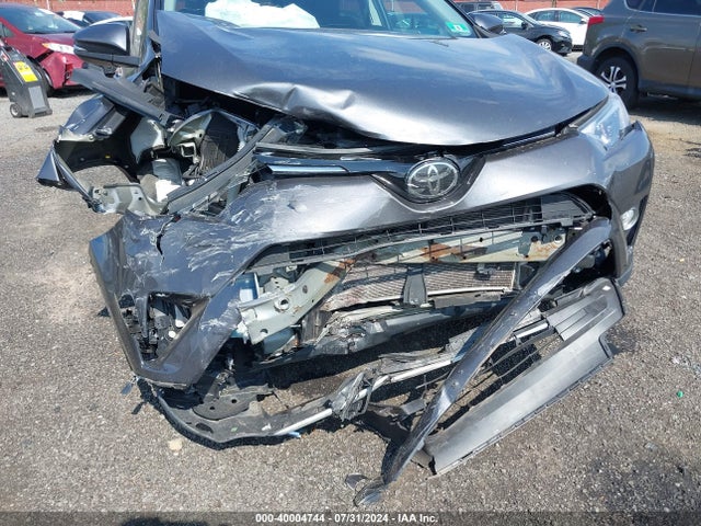 Toyota Rav4 Xle 2018 2T3RFREV2JW801038 Image 6