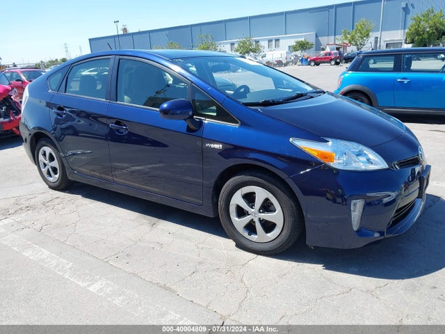 Toyota Prius Three 2015 JTDKN3DU7F0426947 main image