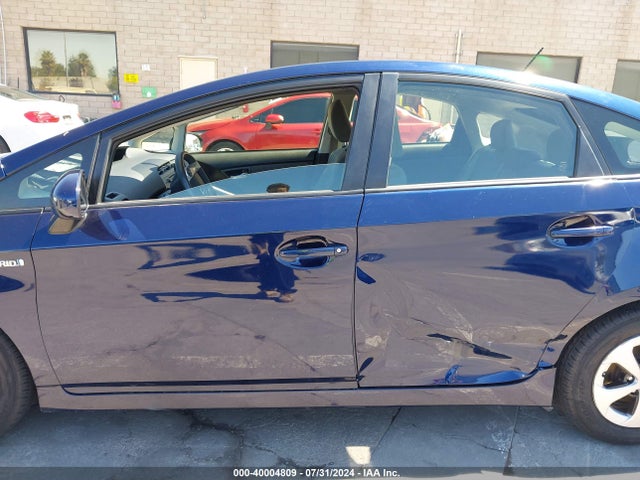 Toyota Prius Three 2015 JTDKN3DU7F0426947 Image 15