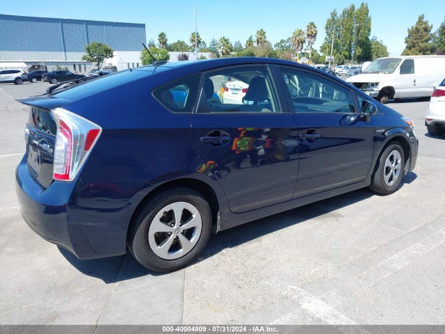 Toyota Prius Three 2015 JTDKN3DU7F0426947 Image 4