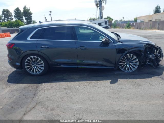 WA1VAAGEXKB010420 Audi E-tron Premium Plus