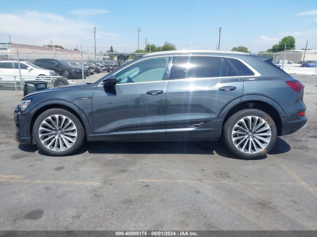 WA1VAAGEXKB010420 Audi E-tron Premium Plus