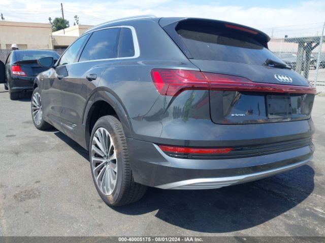 WA1VAAGEXKB010420 Audi E-tron Premium Plus